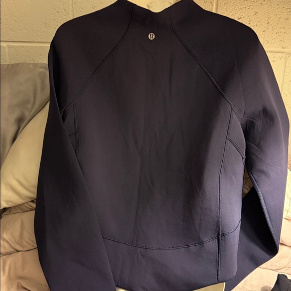 Lululemon - Picture 5 of 7